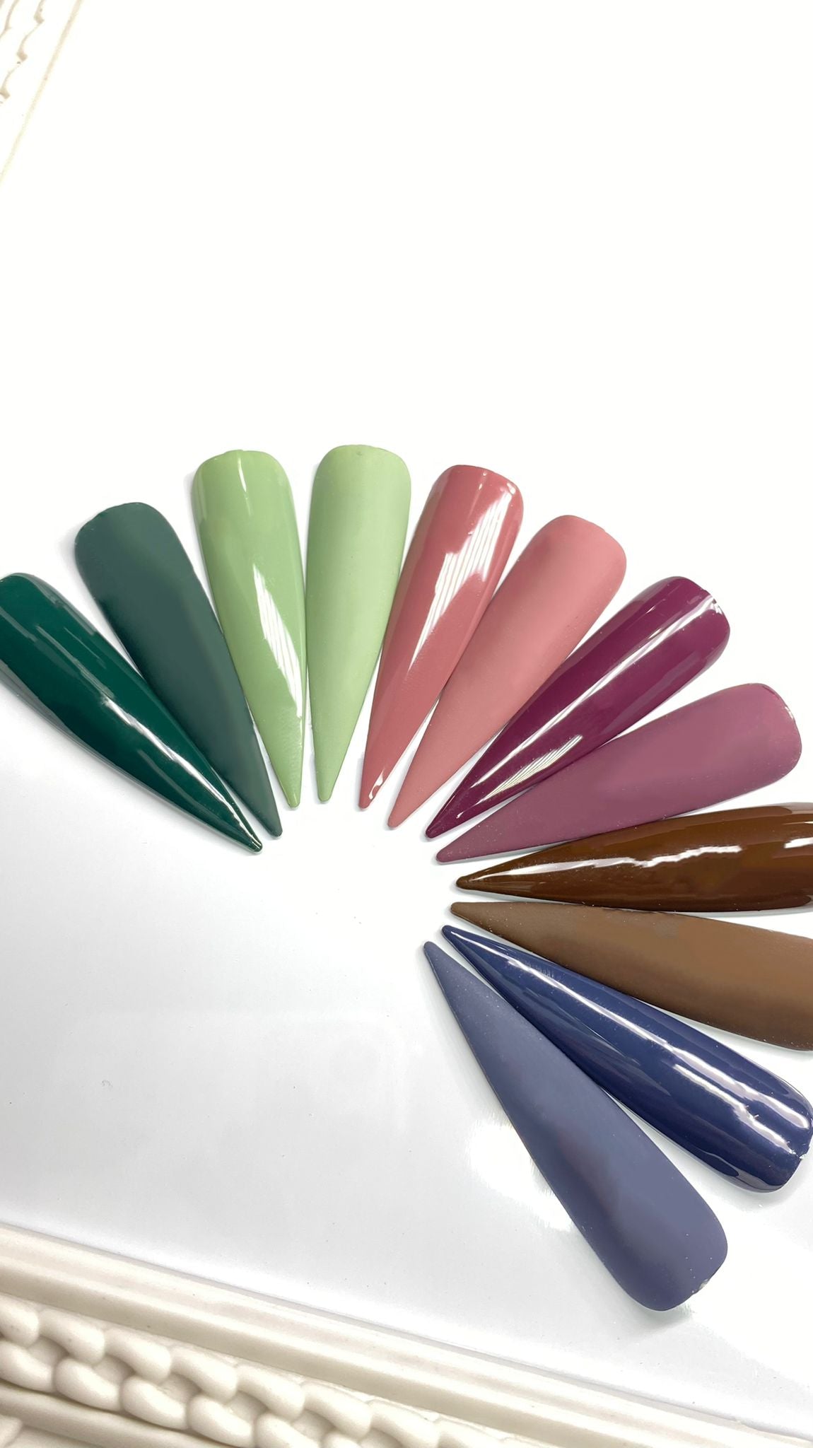 BEMI Creami F12 Gel Polish bottle and color swatch demonstrating full-coverage, self-leveling viscosity designed for professional, streak-free application.