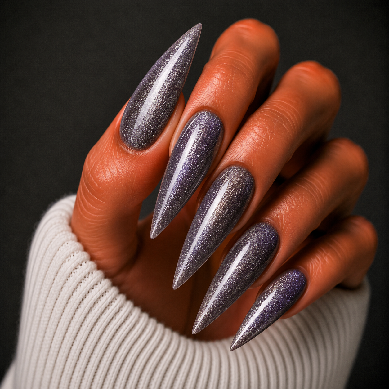 Finished manicured nails using Venus - BEMI Cat Eye Gel, demonstrating activated magnetic particle dispersion for a multidimensional, velvet-light effect and a flawless professional finish.